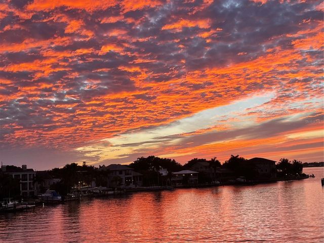 1444 HARBOR DRIVE, Sarasota, FL 34239
