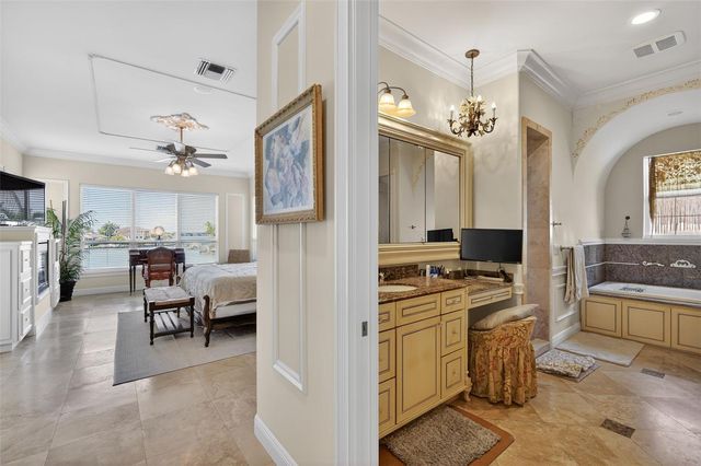 1444 HARBOR DRIVE, Sarasota, FL 34239