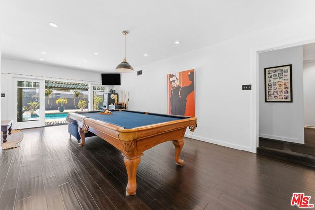 1903 Preuss Road, Los Angeles, CA 90034