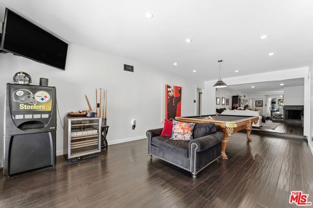 1903 Preuss Road, Los Angeles, CA 90034