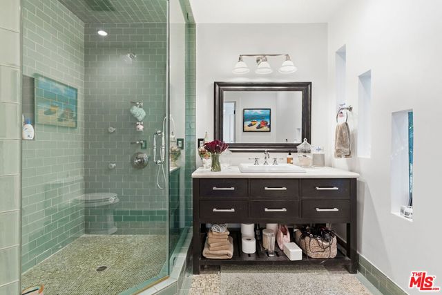 1903 Preuss Road, Los Angeles, CA 90034