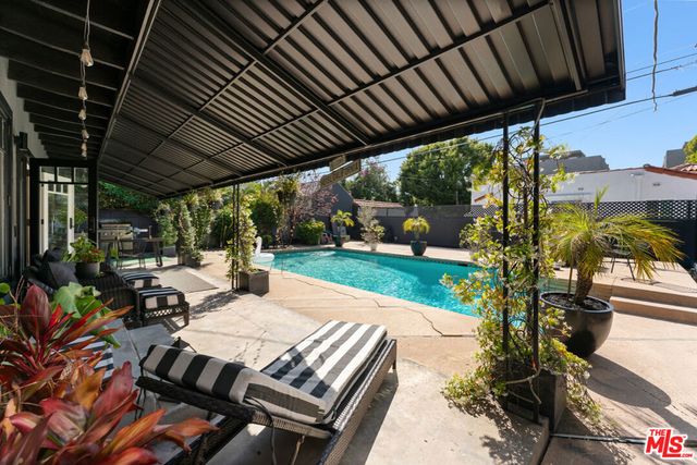 1903 Preuss Road, Los Angeles, CA 90034