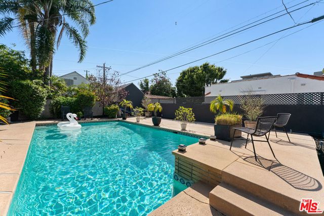 1903 Preuss Road, Los Angeles, CA 90034