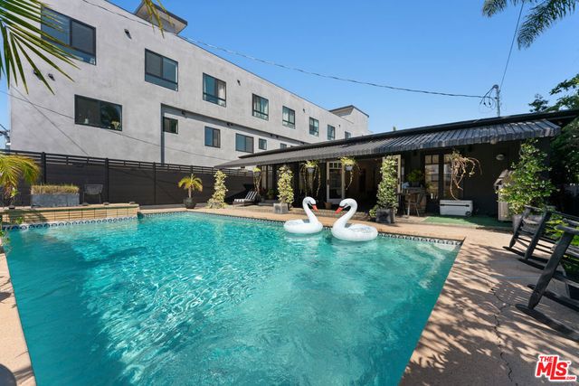 1903 Preuss Road, Los Angeles, CA 90034