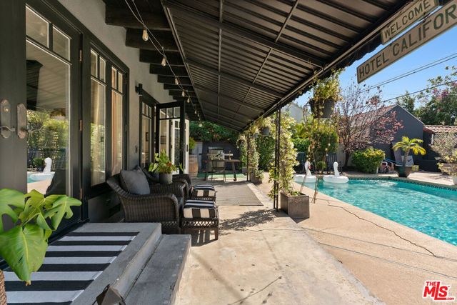 1903 Preuss Road, Los Angeles, CA 90034