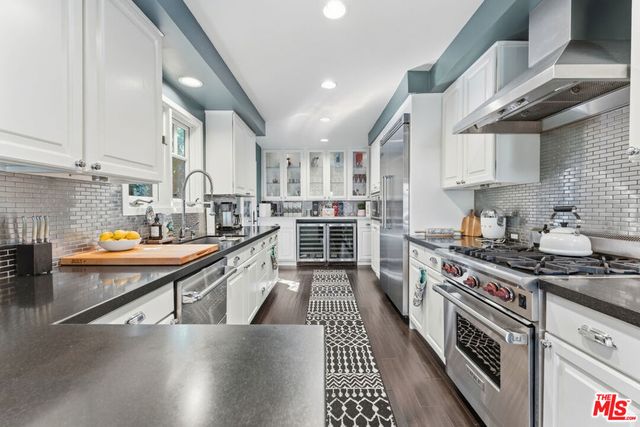 1903 Preuss Road, Los Angeles, CA 90034