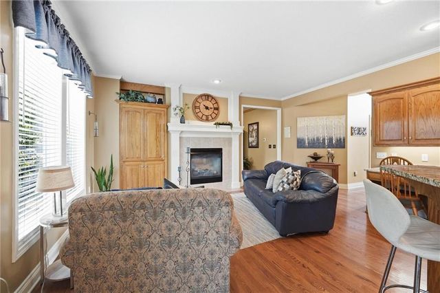 172 NE Hidden Ridge Lane, Lee's Summit, MO 64064