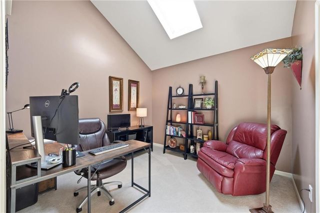 172 NE Hidden Ridge Lane, Lee's Summit, MO 64064