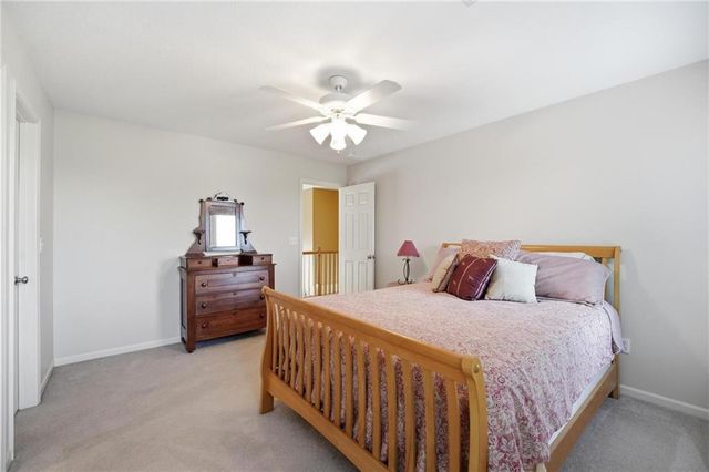 172 NE Hidden Ridge Lane, Lee's Summit, MO 64064
