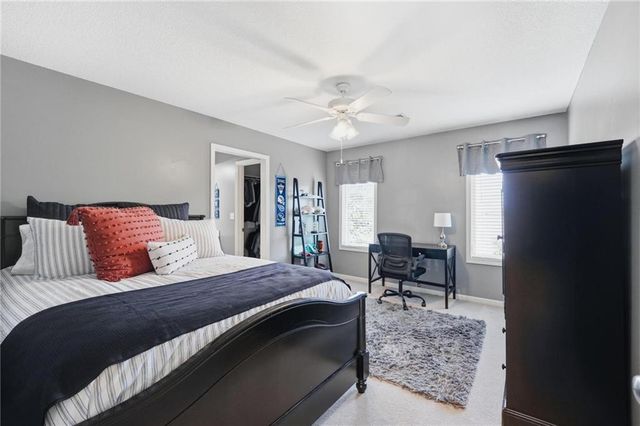 172 NE Hidden Ridge Lane, Lee's Summit, MO 64064