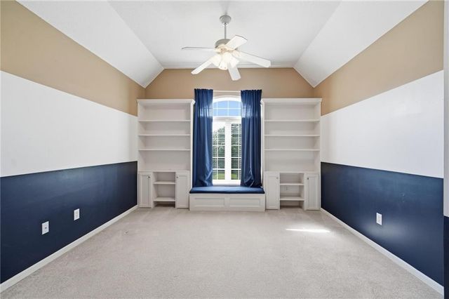 172 NE Hidden Ridge Lane, Lee's Summit, MO 64064
