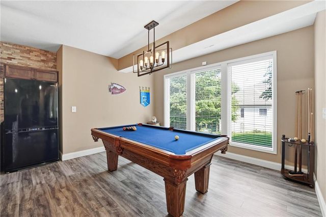 172 NE Hidden Ridge Lane, Lee's Summit, MO 64064