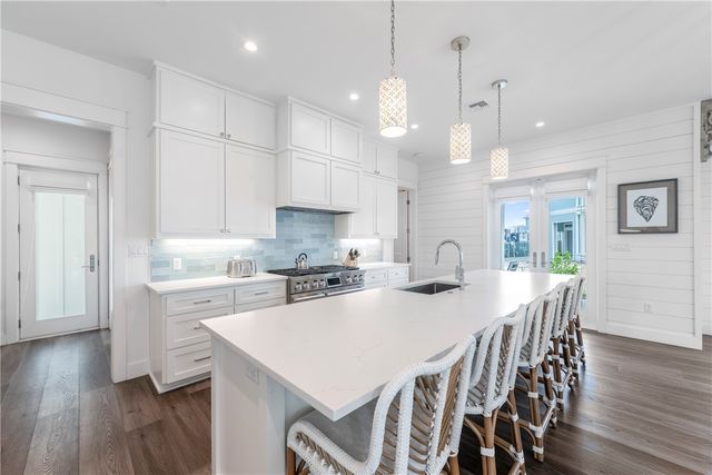 580 S Shore Dr, Port Aransas, TX 78373