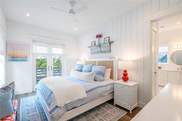 580 S Shore Dr, Port Aransas, TX 78373