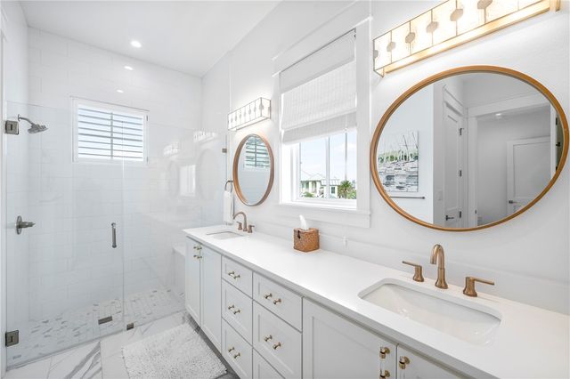 580 S Shore Dr, Port Aransas, TX 78373