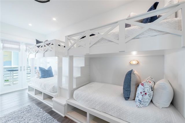 580 S Shore Dr, Port Aransas, TX 78373