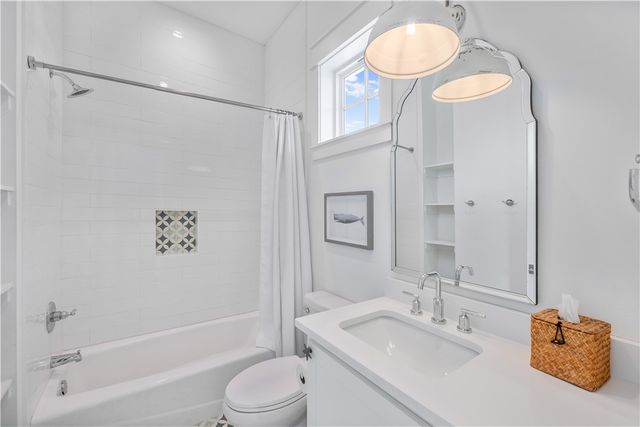 580 S Shore Dr, Port Aransas, TX 78373