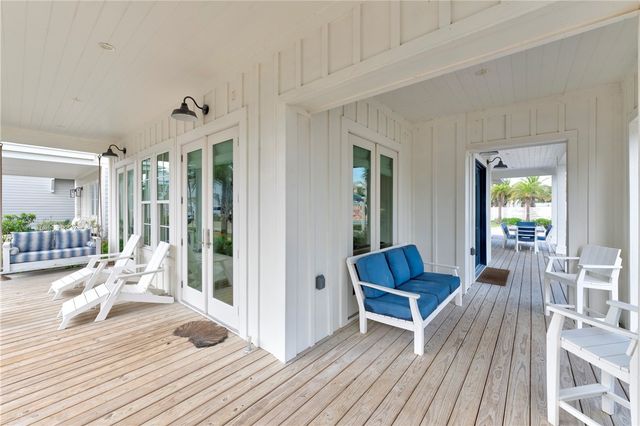 580 S Shore Dr, Port Aransas, TX 78373