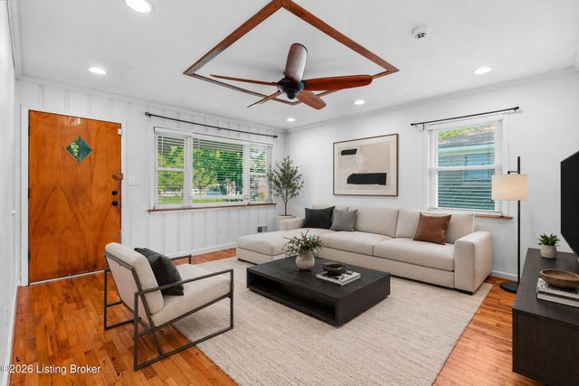 9705 Titan Dr, Louisville, KY 40229