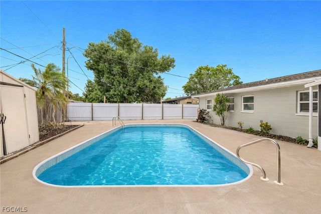 942 Narcissus ST, North Fort Myers, FL 33903