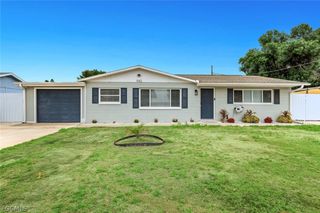 942 Narcissus ST, North Fort Myers, FL 33903