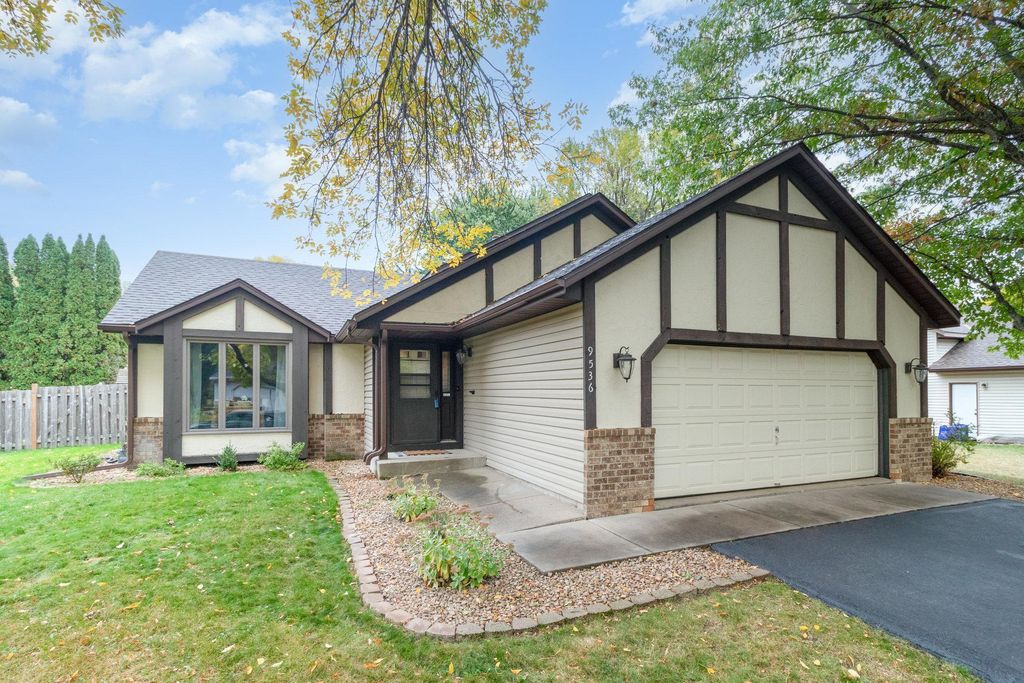9536 Minnesota Lane N, Maple Grove, MN 55369
