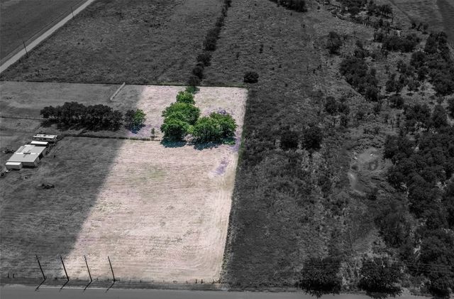 1048 Holder Road, Forreston, TX 76041