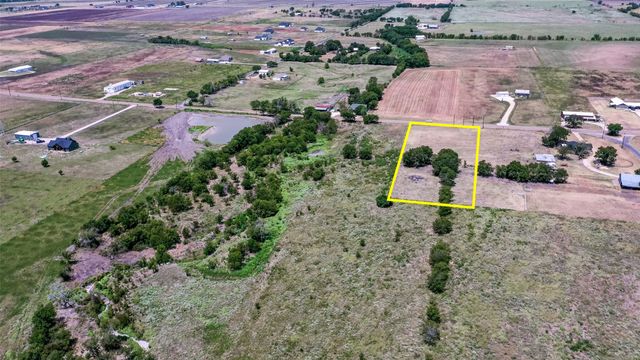 1048 Holder Road, Forreston, TX 76041