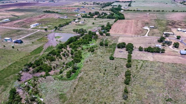 1048 Holder Road, Forreston, TX 76041