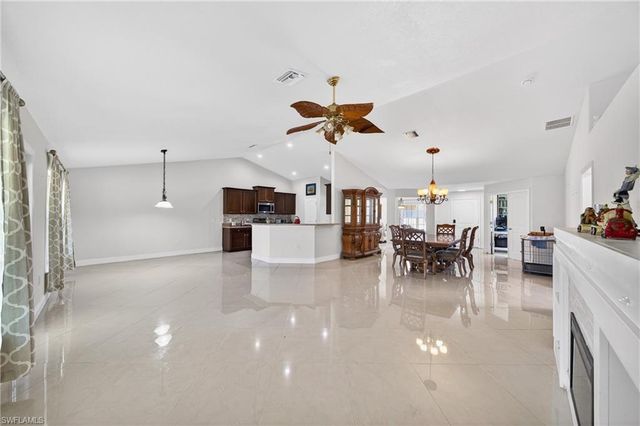 533 Willowbrook DR, Lehigh Acres, FL 33972