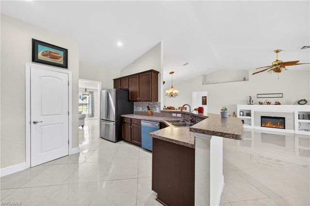 533 Willowbrook DR, Lehigh Acres, FL 33972