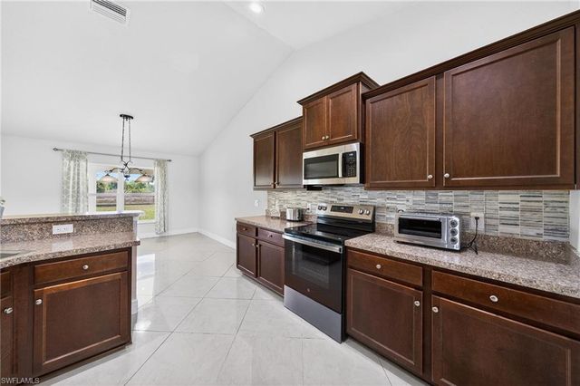 533 Willowbrook DR, Lehigh Acres, FL 33972