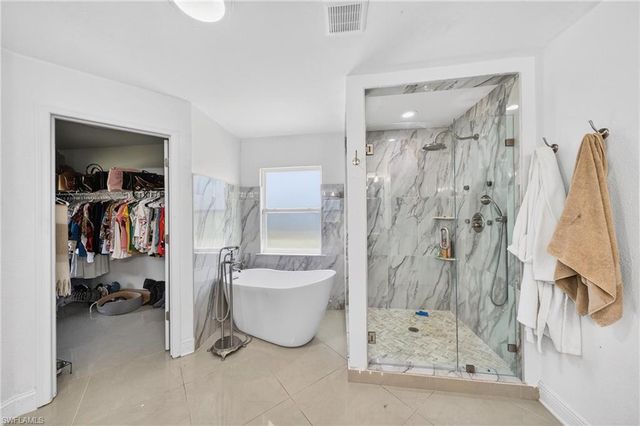 533 Willowbrook DR, Lehigh Acres, FL 33972