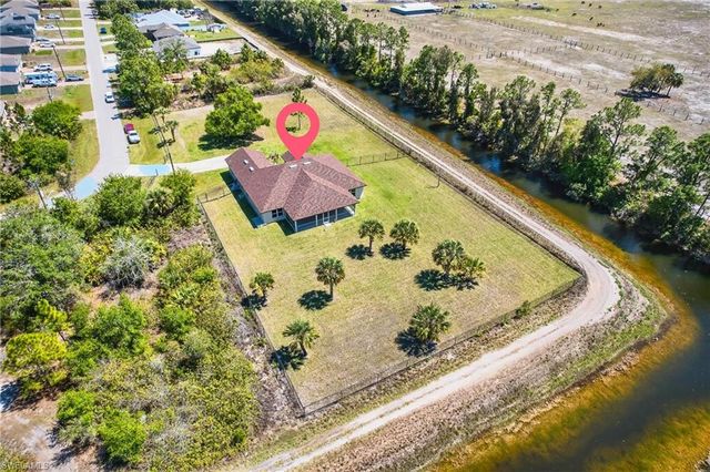 533 Willowbrook DR, Lehigh Acres, FL 33972