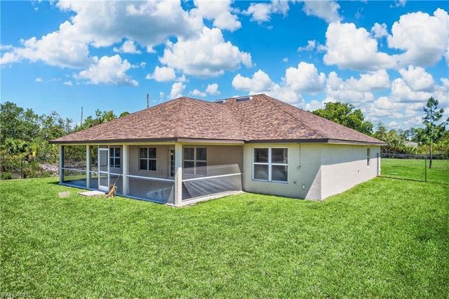 533 Willowbrook DR, Lehigh Acres, FL 33972