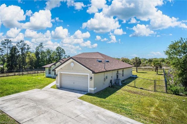 533 Willowbrook DR, Lehigh Acres, FL 33972