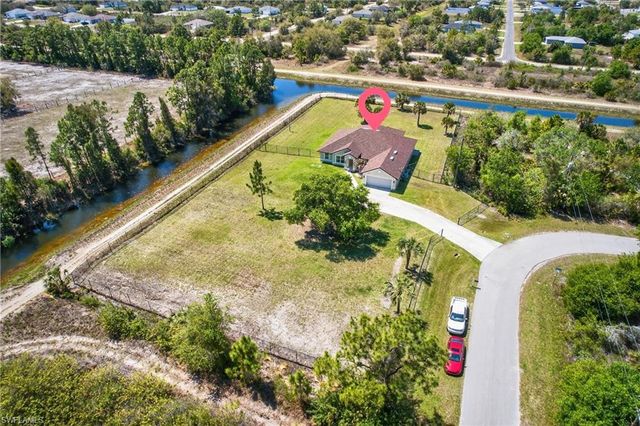 533 Willowbrook DR, Lehigh Acres, FL 33972
