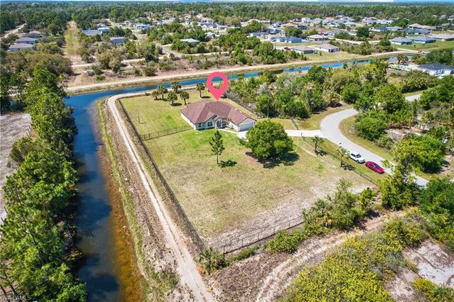 533 Willowbrook DR, Lehigh Acres, FL 33972