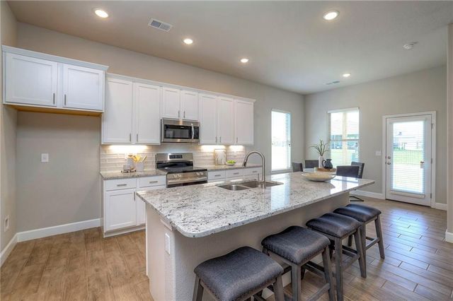 15630 Austin Court, Basehor, KS 66007
