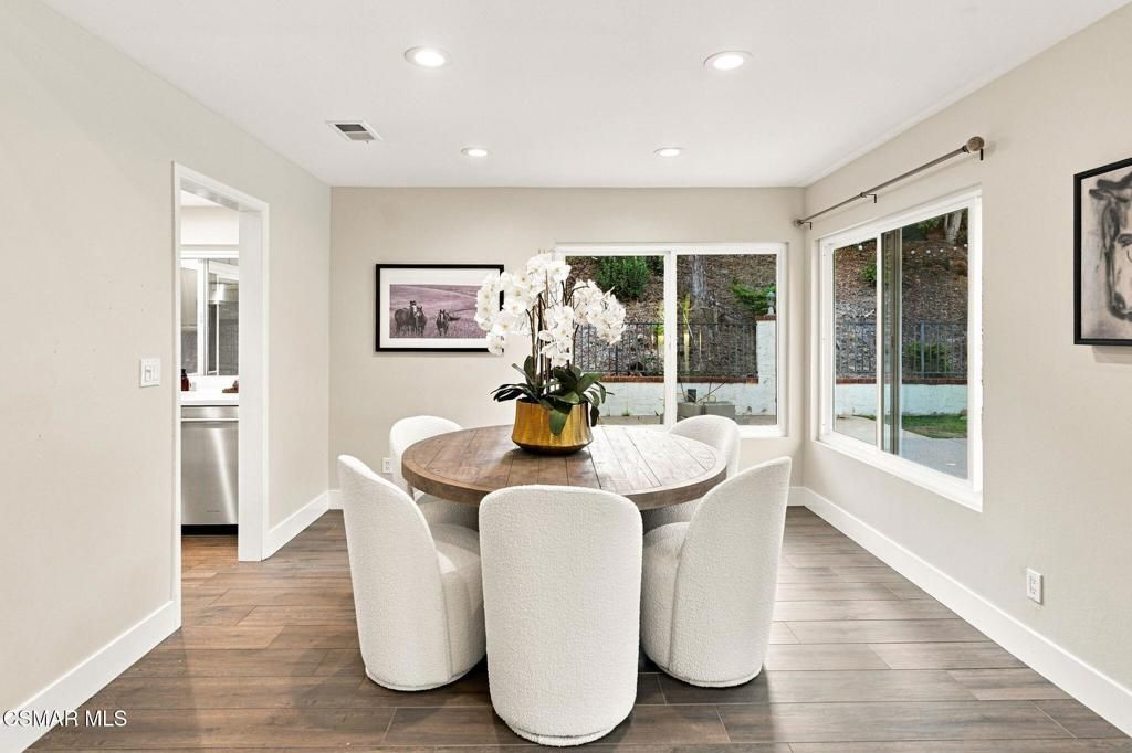 Image 10 of property listing at 1616 Valecroft Avenue, Westlake Village, CA 91361