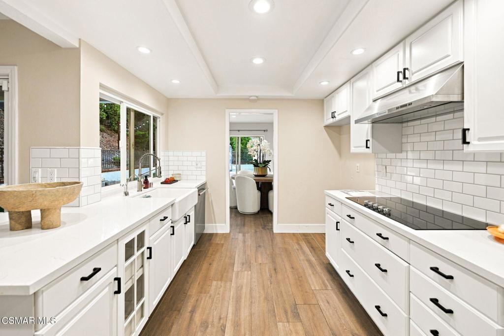 Image 11 of property listing at 1616 Valecroft Avenue, Westlake Village, CA 91361
