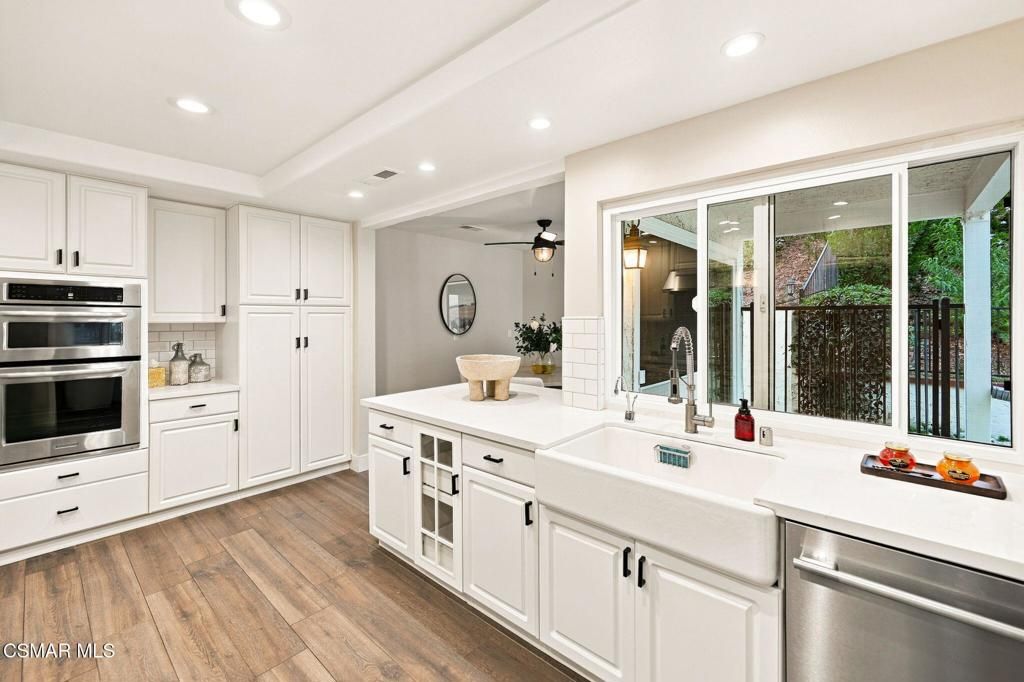 Image 13 of property listing at 1616 Valecroft Avenue, Westlake Village, CA 91361