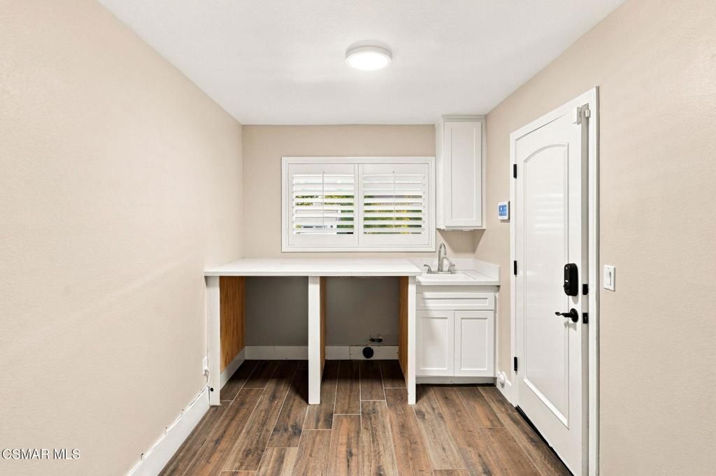 Image 21 of property listing at 1616 Valecroft Avenue, Westlake Village, CA 91361