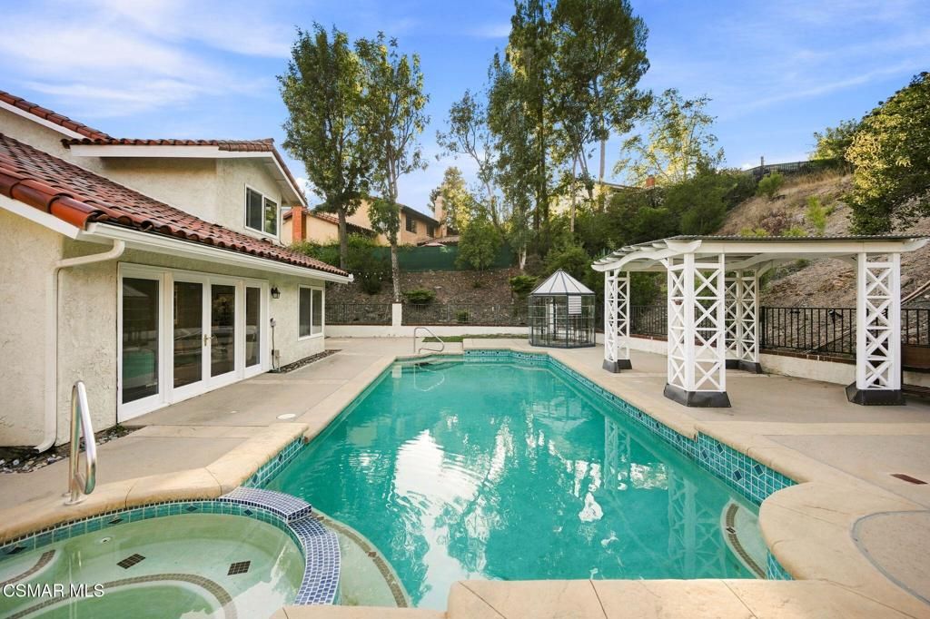 Image 40 of property listing at 1616 Valecroft Avenue, Westlake Village, CA 91361