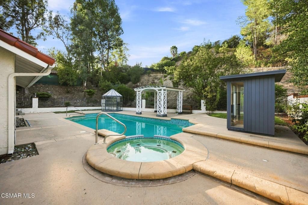 Image 42 of property listing at 1616 Valecroft Avenue, Westlake Village, CA 91361