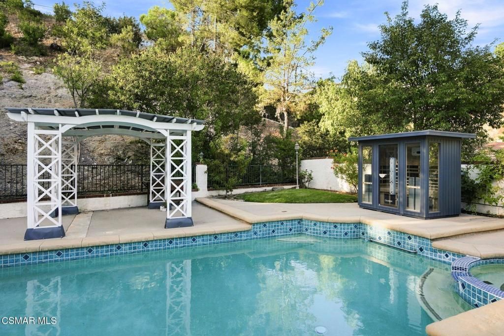Image 43 of property listing at 1616 Valecroft Avenue, Westlake Village, CA 91361