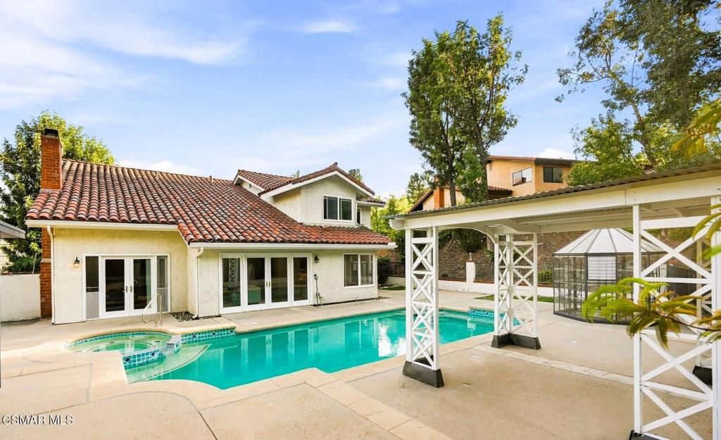 Image 5 of property listing at 1616 Valecroft Avenue, Westlake Village, CA 91361