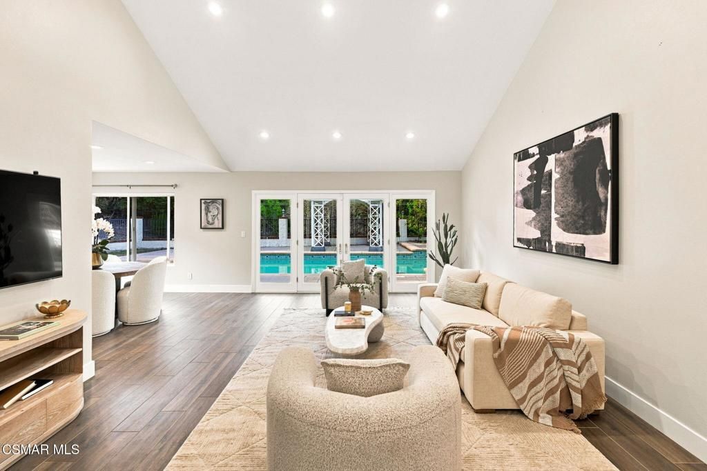 Image 9 of property listing at 1616 Valecroft Avenue, Westlake Village, CA 91361
