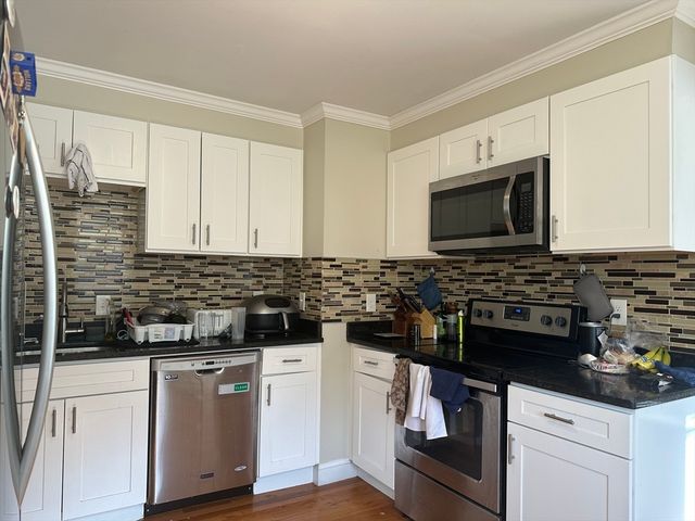25 Fourth St 1, Medford, MA 02155