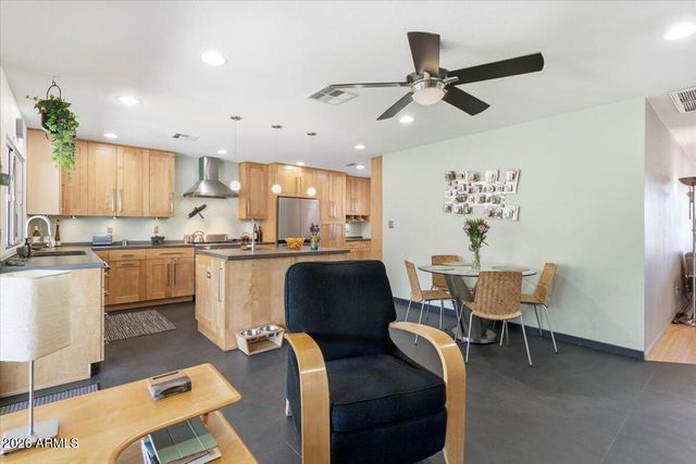 4038 S BIRCHETT Drive, Tempe, AZ 85282